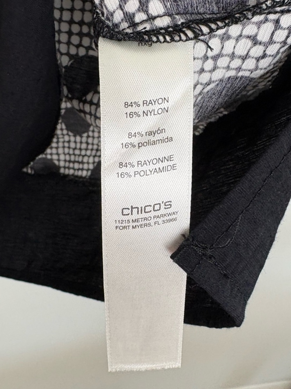 Chico's Black & White Polka Dot Knit Tunic Size Large Flowy Lightweight Beachy - Picture 4 of 8